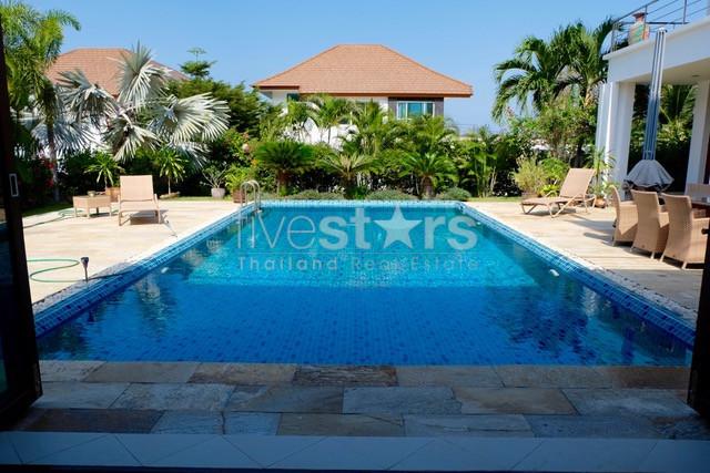 Phu Montra : Luxury 3 Bedroom Pool Villa 4207134401