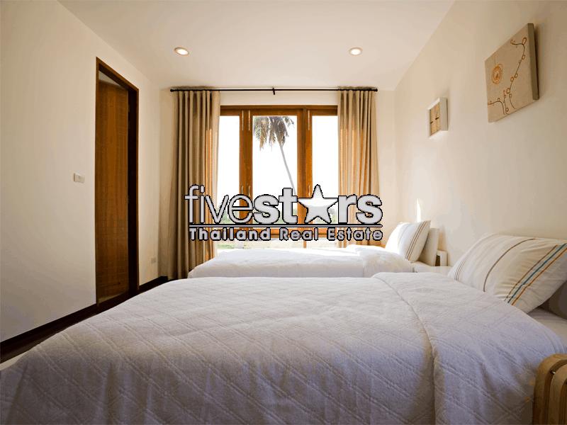 3 Bed, Modern Design Villa by the Sea 2326344270
