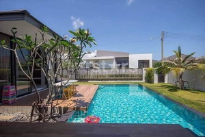 3 Bed Pool Villa only 3-4 minutes from Blu Port and the Beach 1803120911