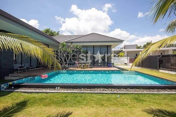 3 Bed Pool Villa only 3-4 minutes from Blu Port and the Beach 1803120911