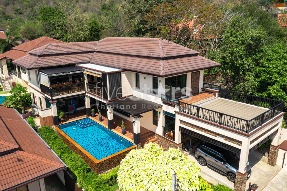Stunning 5 Bedroom Pool Villa very Close to Central Hua Hin 454264192