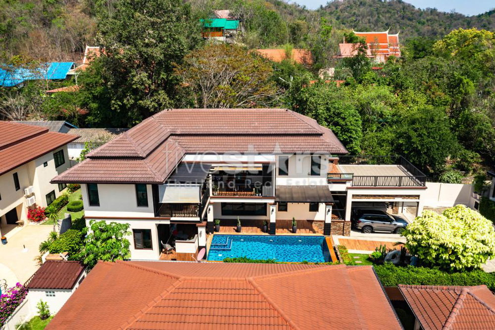 Stunning 5 Bedroom Pool Villa very Close to Central Hua Hin 454264192