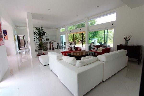 Well-built Modern 4 Bed Pool Villa 1579341716