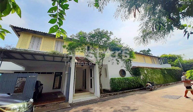 Villa for Sale near Bluport Shopping Mall 928191066
