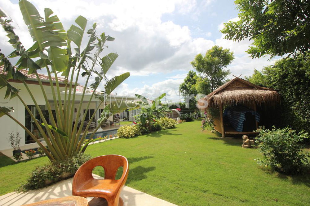 4 Bed Luxury Pool Villa on Large Plot 2440110504