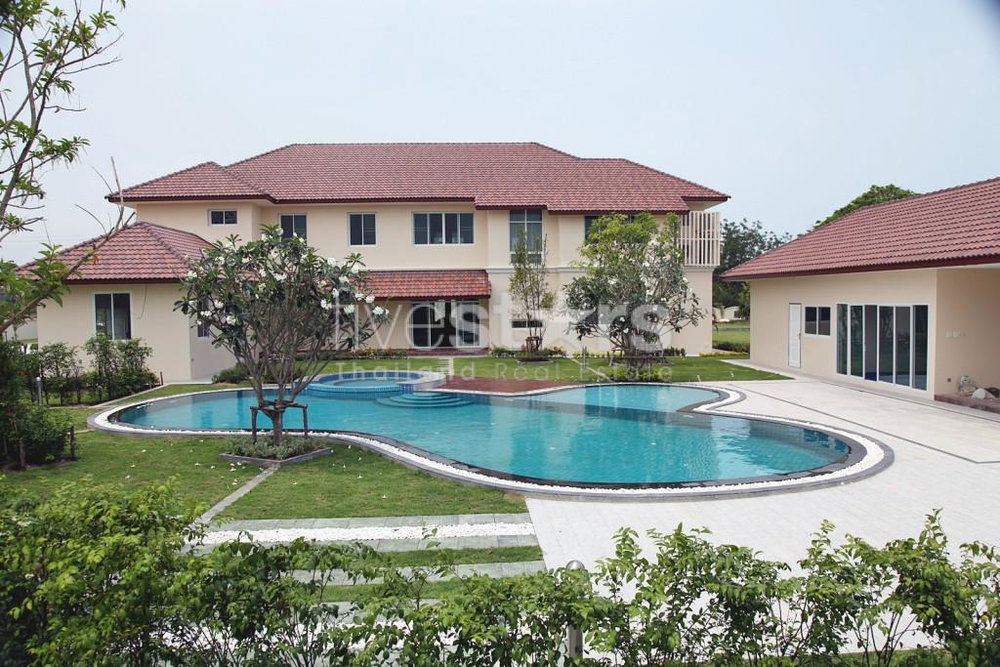 Luxury Two Story Mansion In Cha Am 2754250547