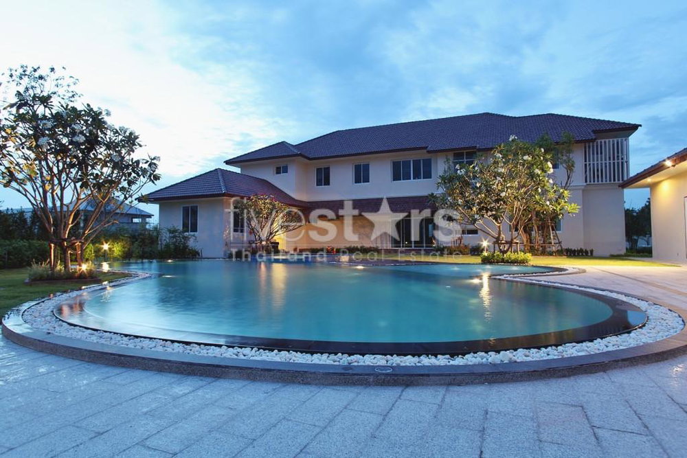 Luxury Two Story Mansion In Cha Am 2754250547