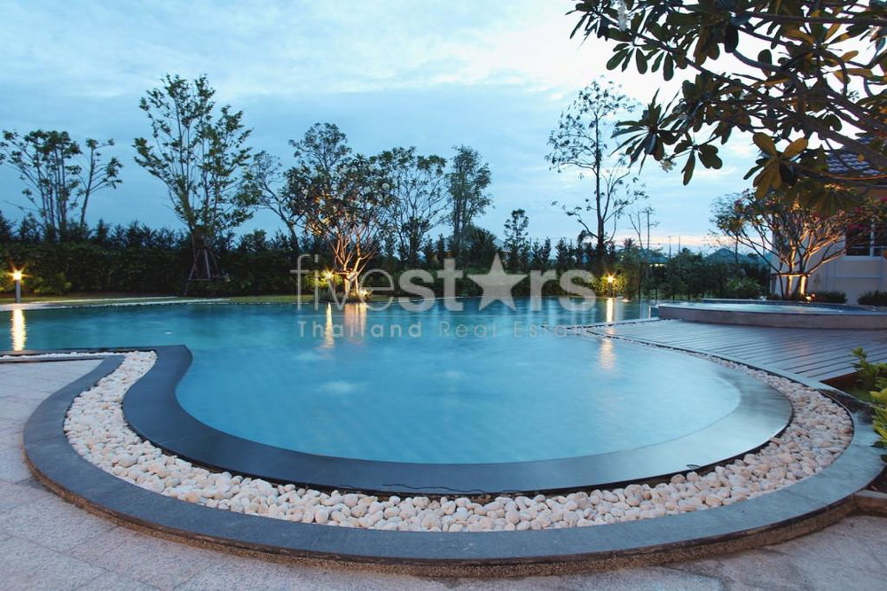 Luxury Two Story Mansion In Cha Am 2754250547