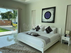 Modern Ready To Move In Pool Villa for sale in Samroiyot 800m from the Beach 1243932191