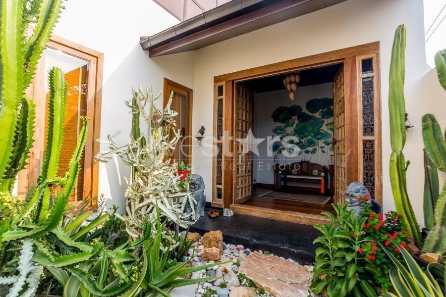 Artist-Designed Luxury Pool Villa with Extra Land for Sale Near Sai Noi Beach, Hua Hin 1939876473
