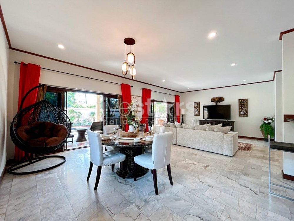 Crystal View : Large Renovated 3 Bedroom Pool Villa 2309520094