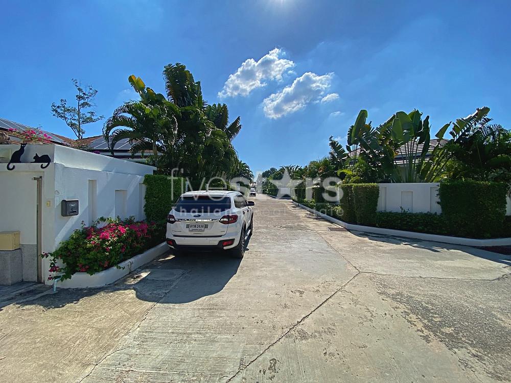 Modern 3 Bed 2 Bath Private Pool Villa For Sale in Woodlands Residence 996917386