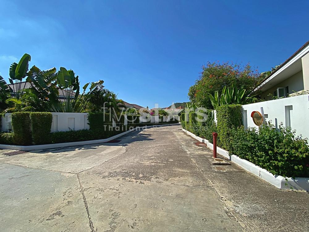 Modern 3 Bed 2 Bath Private Pool Villa For Sale in Woodlands Residence 996917386