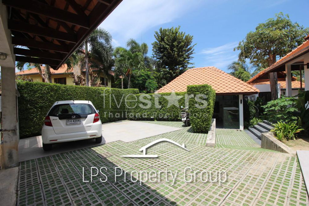 Unique 4 Bed Luxury Villa close to town (Sea Views) 3145310321