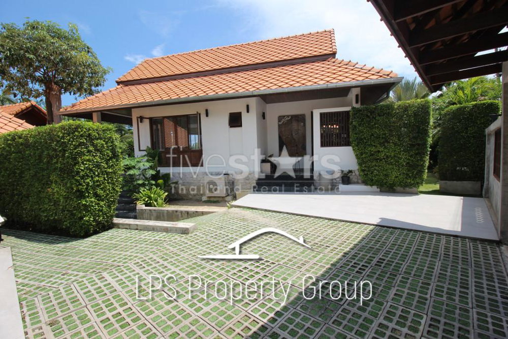 Unique 4 Bed Luxury Villa close to town (Sea Views) 3145310321
