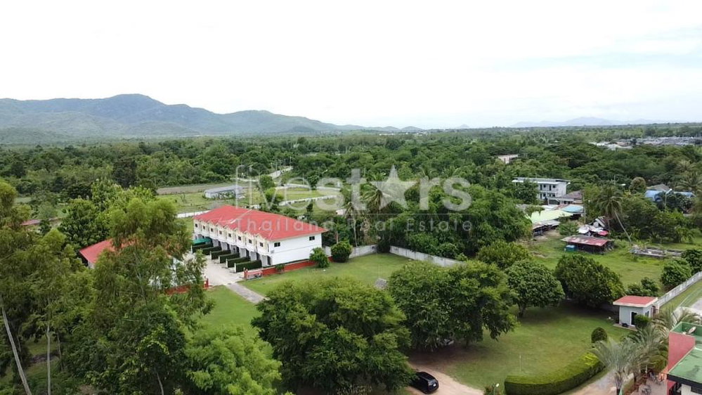 Woodlands: Luxury 7 Bedroom Pool Villa For Sale 2284342399