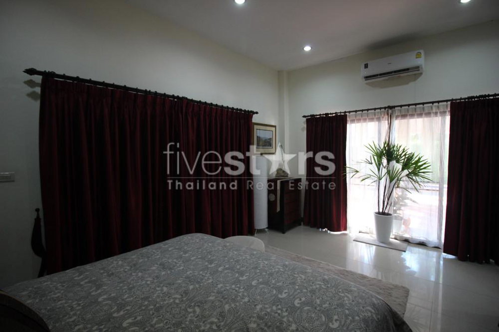 6 Bedroom Luxury Private Secure Villa For Sale 210853989