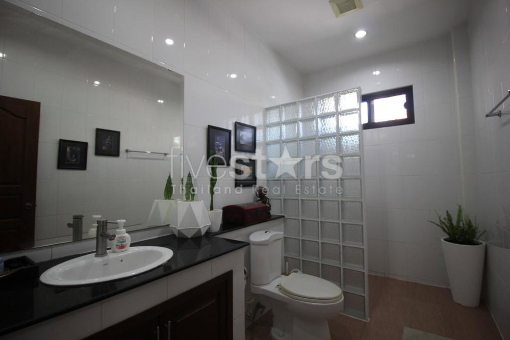 6 Bedroom Luxury Private Secure Villa For Sale 210853989