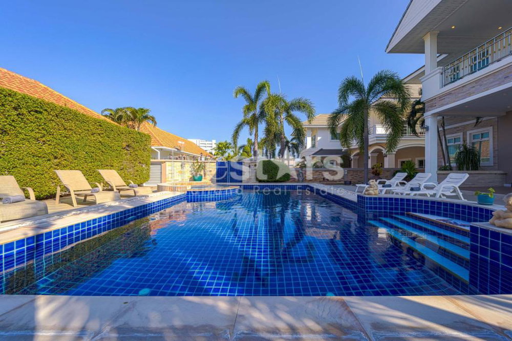 Hua Hin Palm Village: 2 Storey 6 Bedroom Pool Villa 3732073465