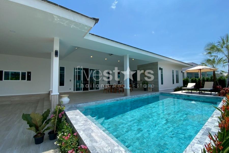 Modern European-Style 3-Bedroom Pool Villa for Sale in Central Hua Hin 1521462054
