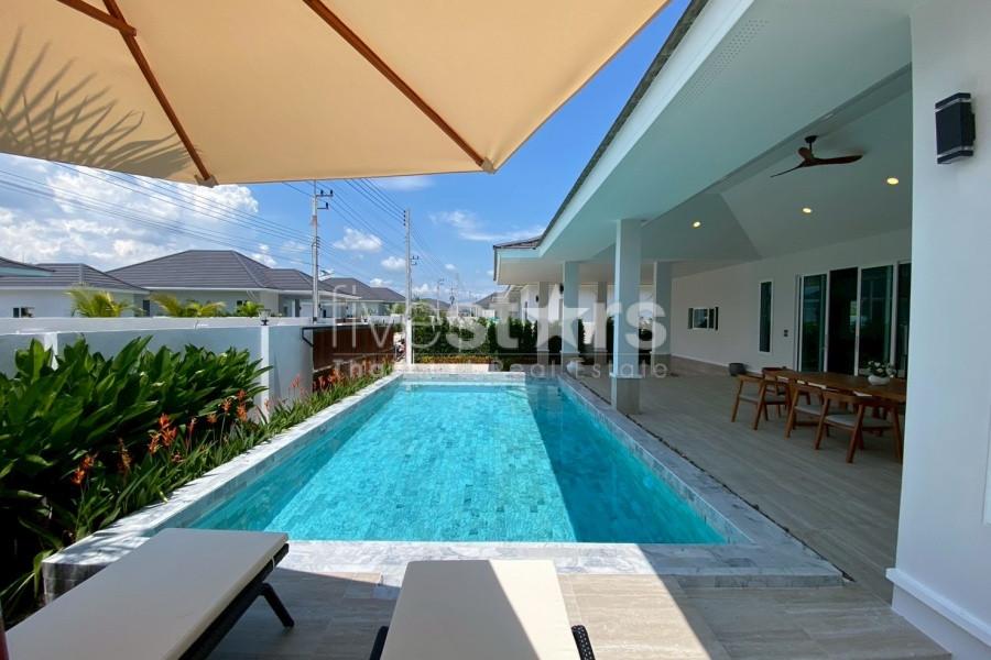 Modern European-Style 3-Bedroom Pool Villa for Sale in Central Hua Hin 1521462054