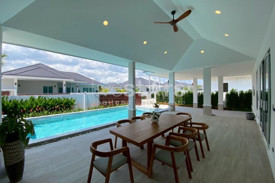 Modern European-Style 3-Bedroom Pool Villa for Sale in Central Hua Hin 1521462054