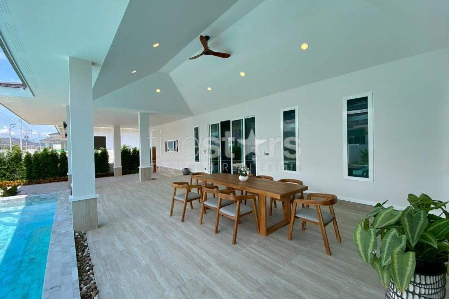 Modern European-Style 3-Bedroom Pool Villa for Sale in Central Hua Hin 1521462054