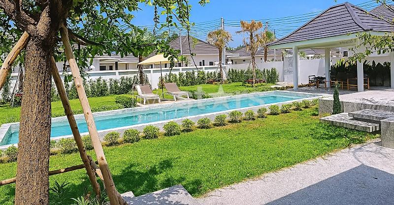 Modern 4-Bedroom Pool Villa for Sale in Hua Hin – Spacious Plot, Near BluPort & Beach 194562233