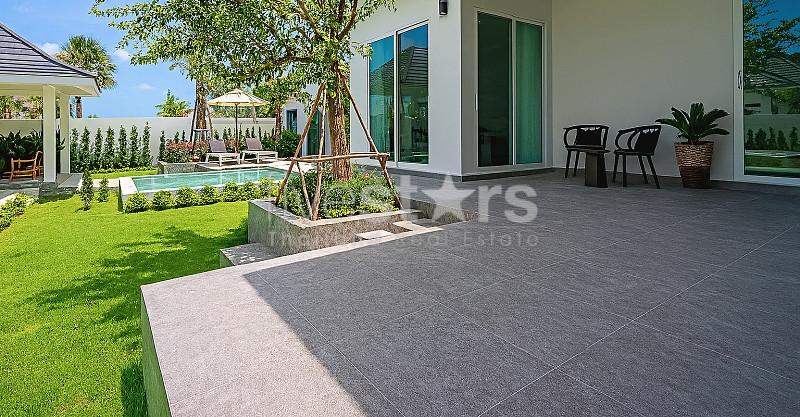 Modern 4-Bedroom Pool Villa for Sale in Hua Hin – Spacious Plot, Near BluPort & Beach 194562233