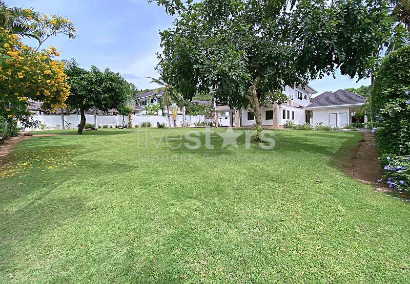 Executive 4-Bedroom Pool Villa with Guest Studio on Rare Double Plot in Khao Tao 3808128396