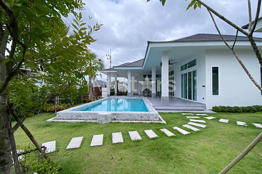 Modern European-Style 4-Bedroom Pool Villa for Sale in Central Hua Hin – Private Guest House Included 3947700647