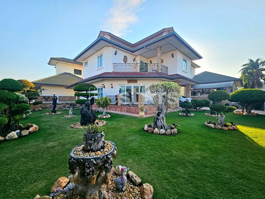 Natural Hills 1, 2 Storey Villa, 3 Bed 2.5 Bath in Hua Hin Soi 6 For Sale 2236686448