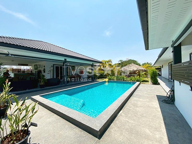 Large Dual-Villa Holiday Home for Sale in Cha-Am on 1 Rai Land – Ideal for Family Living or Rental Investment 3076997874
