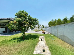 Large Dual-Villa Holiday Home for Sale in Cha-Am on 1 Rai Land – Ideal for Family Living or Rental Investment 3076997874