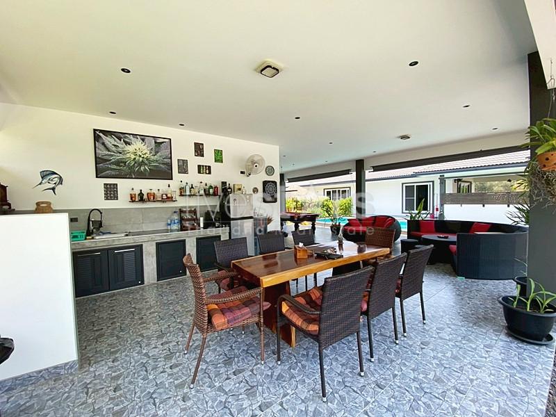 Large Dual-Villa Holiday Home for Sale in Cha-Am on 1 Rai Land – Ideal for Family Living or Rental Investment 3076997874