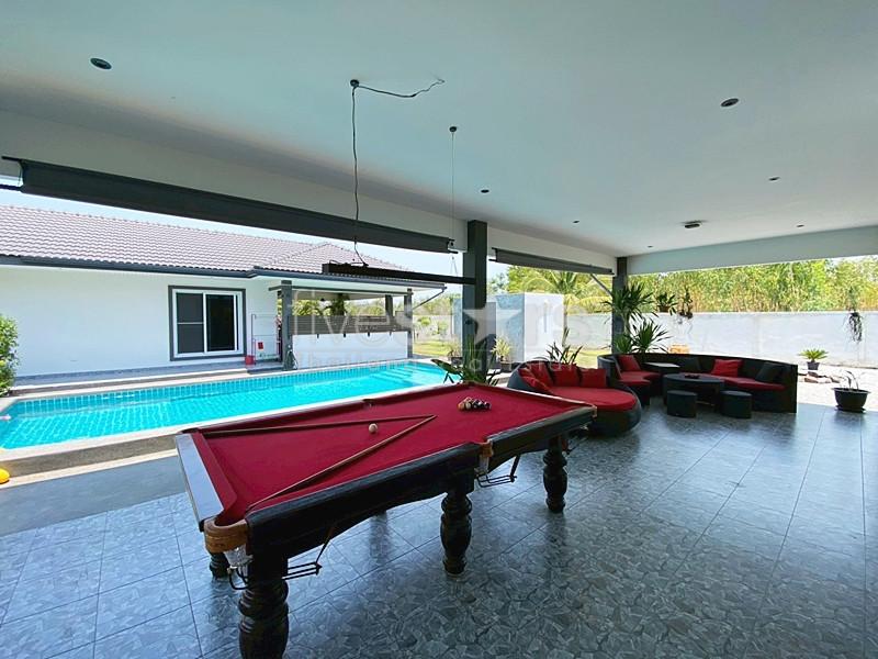Large Dual-Villa Holiday Home for Sale in Cha-Am on 1 Rai Land – Ideal for Family Living or Rental Investment 3076997874
