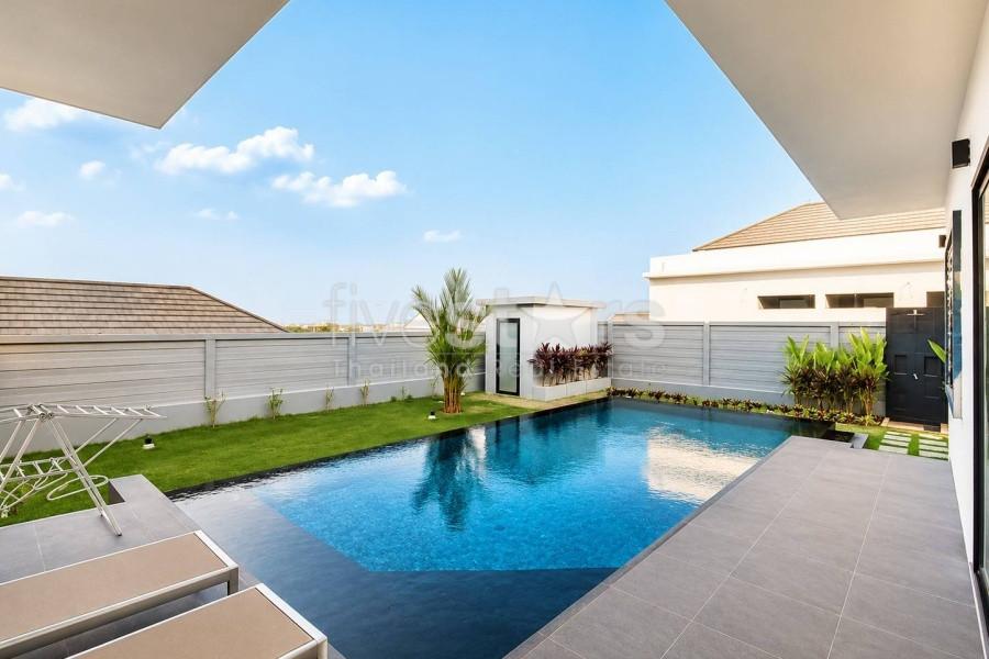 Modern 3-Bedroom Villa with Private Pool in Sivana Hills, Hua Hin 542253911