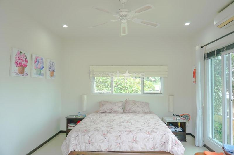 Nice 4-bedrooms villa with pool and great view overs Phan Nga Bay 330544247