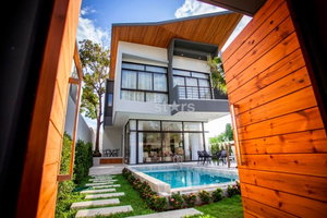 3-bedrooms pool villa for sale close to Nai Harn beach 949938100