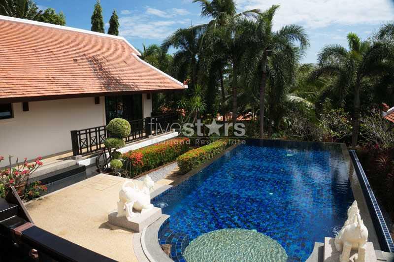 Beautiful 3-bedrooms villa in a luxury residence in Nai Harn 1903222621