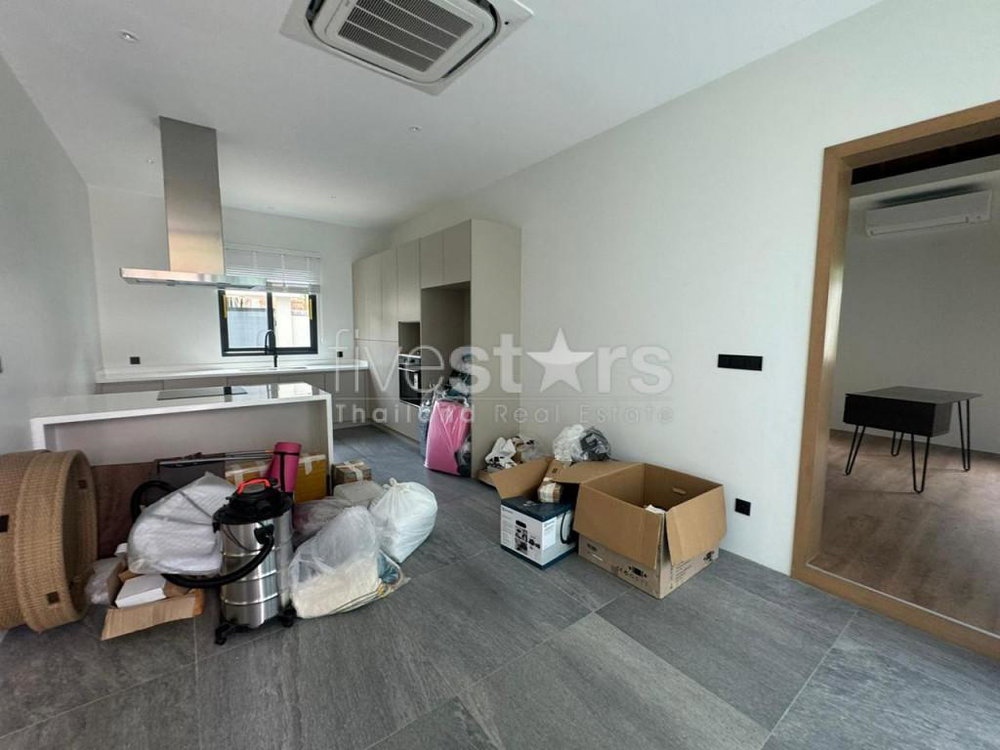 Tropical style villa for sale close to Nai Harn Beach 1901111064