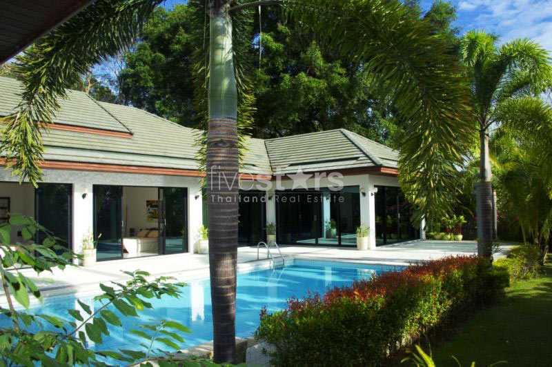 Spacious 4-bedrooms pool villa close to the Rawai beach 2905274400