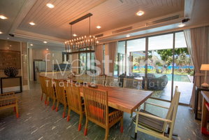 Stunning 5 bedroom beachfront villa 2682065628