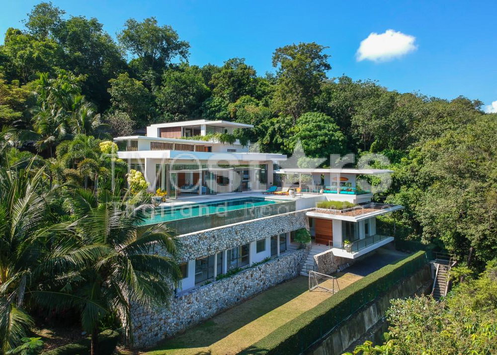 Luxury villa with direct beach access for sale in Phuket 2710699544