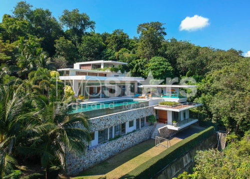 Luxury villa with direct beach access for sale in Phuket 2710699544