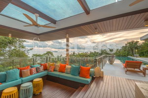 Luxury villa with direct beach access for sale in Phuket 2710699544