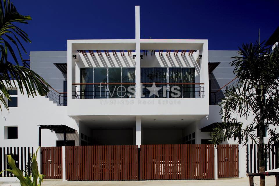 Modern semi-detached pool villas located on a hillside in Kata 3275361468