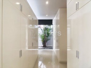 Four bedroom villa for sale in Nai Harn 4213484886