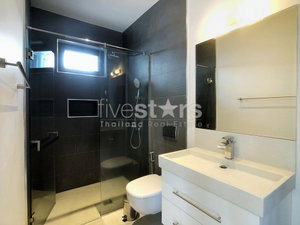 Four bedroom villa for sale in Nai Harn 4213484886