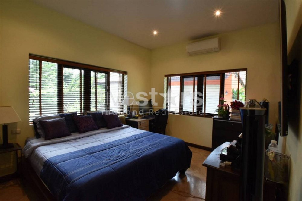 3 bedroom villa for sale near Nai Harn 3569184406